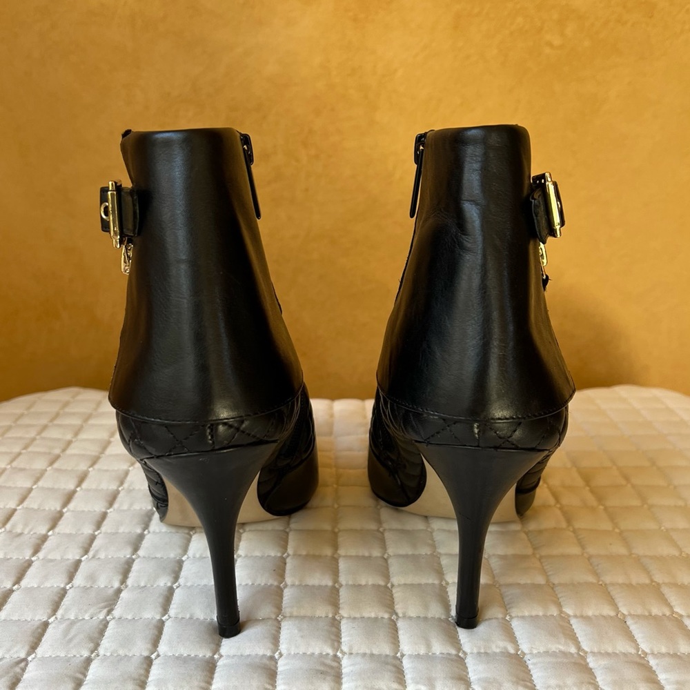 Saks Fifth Avenue Booties Heels size 8M Black - Picture 4 of 5